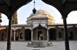 Emir Sultan Camii ve Külliyesi: Huzur Veren Manevi Ziyaret